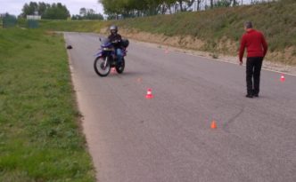 parcour slalom moto éval